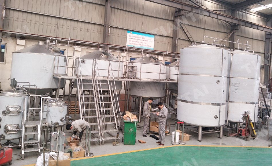 Commercial 50 HL Brewhouse & 200 HL Fermenter under production